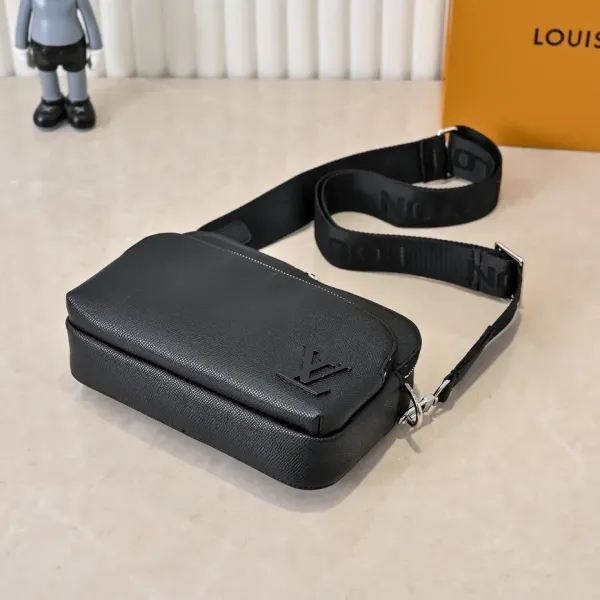 【2026】 LV【LOUIS VUITTON 公式旗艦店】ルイヴィトン 斜めがけバッグ当日出荷 好評に付き再入荷!22.5*16*7.5CM 241125 【2026】 LV【LOUIS VUITTON 公式旗艦店】ルイヴィトン 斜めがけバッグ当日出荷 好評に付き再入荷!22.5*16*7.5CM 241125