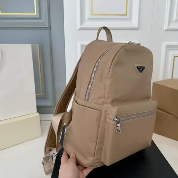 【2026】【PRADA 公式 旗艦店】プラダ リュックサック当日出荷 好評に付き再入荷!31*36CM 240719 【2026】【PRADA 公式 旗艦店】プラダ リュックサック当日出荷 好評に付き再入荷!31*36CM 240719