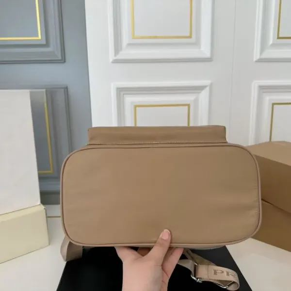 【2026】【PRADA 公式 旗艦店】プラダ リュックサック当日出荷 好評に付き再入荷!31*36CM 240719 【2026】【PRADA 公式 旗艦店】プラダ リュックサック当日出荷 好評に付き再入荷!31*36CM 240719