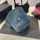 【2026】PRADA 春夏向けのタイダイデニムベースボールキャップとバケットハット 【2026】PRADA 春夏向けのタイダイデニムベースボールキャップとバケットハット