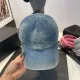 【2026】PRADA 春夏向けのタイダイデニムベースボールキャップとバケットハット 【2026】PRADA 春夏向けのタイダイデニムベースボールキャップとバケットハット