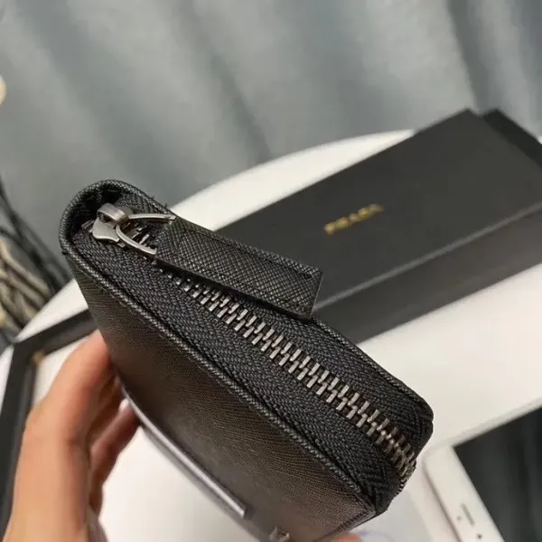 【2026】【PRADA 公式 旗艦店】プラダ 財布当日出荷 好評に付き再入荷!30*22*10CM 【2026】【PRADA 公式 旗艦店】プラダ 財布当日出荷 好評に付き再入荷!30*22*10CM