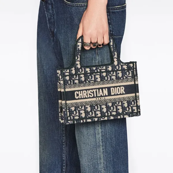 【2026】大人可愛い♪DIOR BOOK TOTEブックトート ミニバッグ オブリーク 【2026】大人可愛い♪DIOR BOOK TOTEブックトート ミニバッグ オブリーク