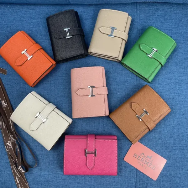 【2026】HERMÈS 三つ折り財布 8カラー 10X12CM 【2026】HERMÈS 三つ折り財布 8カラー 10X12CM