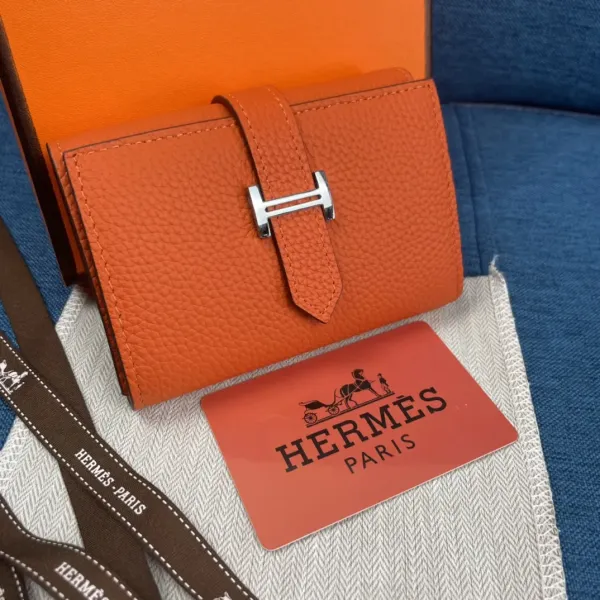 【2026】HERMÈS 三つ折り財布 8カラー 10X12CM 【2026】HERMÈS 三つ折り財布 8カラー 10X12CM