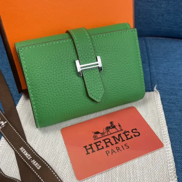 【2026】HERMÈS 三つ折り財布 8カラー 10X12CM 【2026】HERMÈS 三つ折り財布 8カラー 10X12CM
