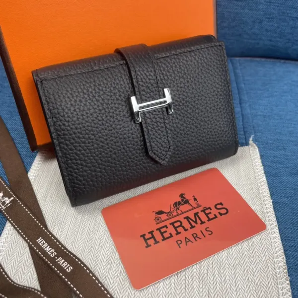 【2026】HERMÈS 三つ折り財布 8カラー 10X12CM 【2026】HERMÈS 三つ折り財布 8カラー 10X12CM