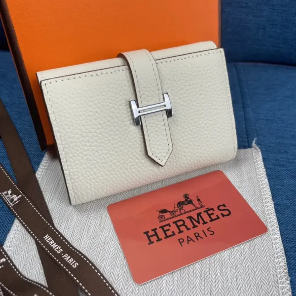 【2026】HERMÈS 三つ折り財布 8カラー 10X12CM 【2026】HERMÈS 三つ折り財布 8カラー 10X12CM