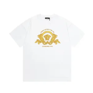 【2026】【VERSACE  公式旗艦店】ヴェルサーチ  Tシャツ ご好評に付き再入荷！250218