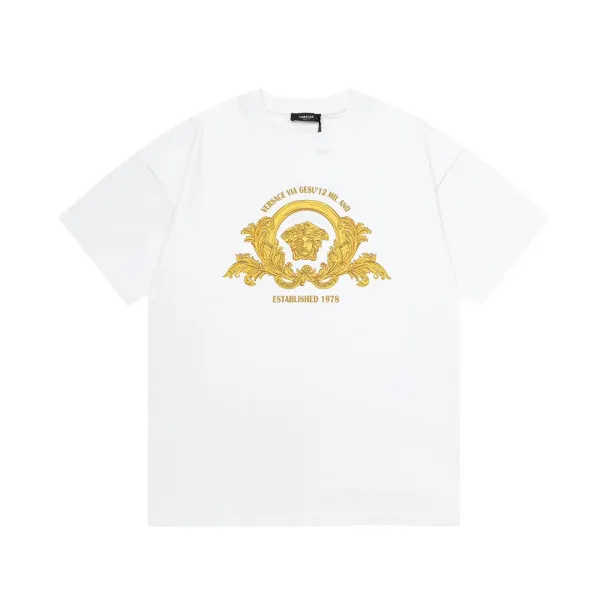 【2026】【VERSACE  公式旗艦店】ヴェルサーチ  Tシャツ ご好評に付き再入荷！250218