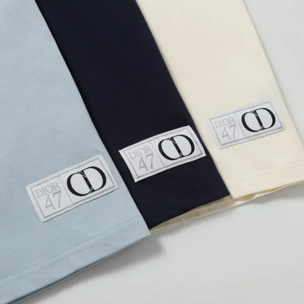 【2026】【DIOR 公式旗艦店】ディオール   Tシャツ ご好評に付き再入荷 250210