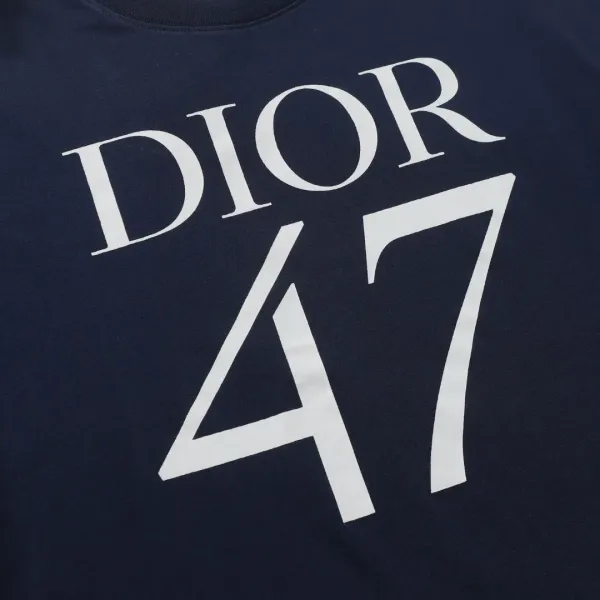 【2026】【DIOR 公式旗艦店】ディオール   Tシャツ ご好評に付き再入荷 250210