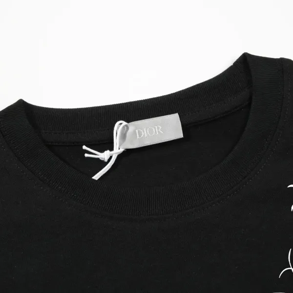 【2026】【DIOR 公式旗艦店】ディオール Tシャツ ご好評に付き再入荷 250210 【2026】【DIOR 公式旗艦店】ディオール Tシャツ ご好評に付き再入荷 250210