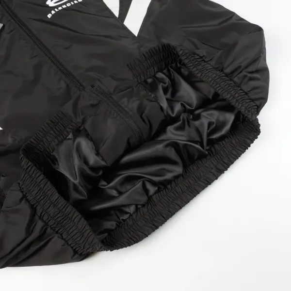 【2026】【BALENCIAGA 公式旗艦店】バレンシアガ ジャケット着 好評に付き再入荷!250107 【2026】【BALENCIAGA 公式旗艦店】バレンシアガ ジャケット着 好評に付き再入荷!250107