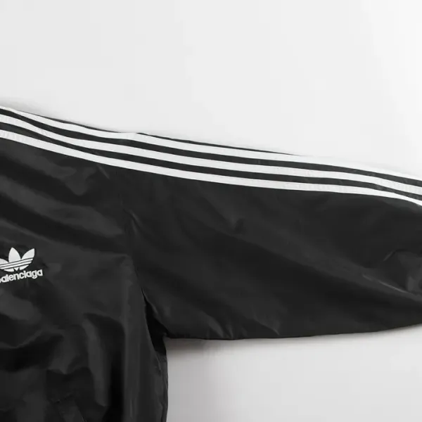 【2026】【BALENCIAGA 公式旗艦店】バレンシアガ ジャケット着 好評に付き再入荷!250107 【2026】【BALENCIAGA 公式旗艦店】バレンシアガ ジャケット着 好評に付き再入荷!250107