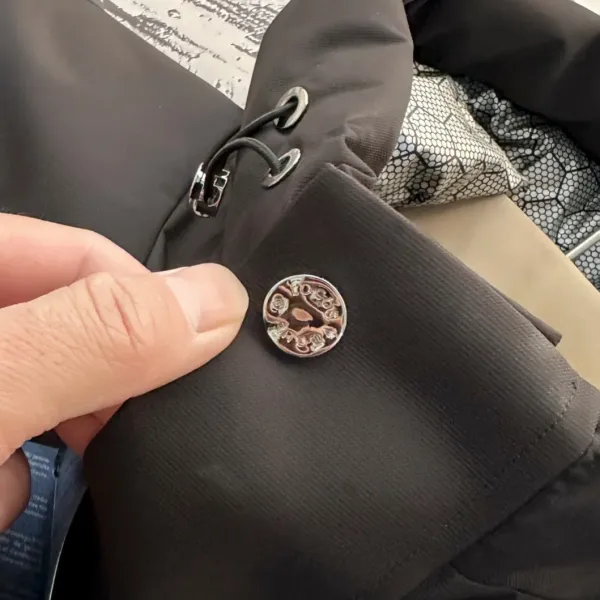 【2026】【PRADA  公式旗艦店】プラダ  ダウンジャケット好評に付き再入荷！241227