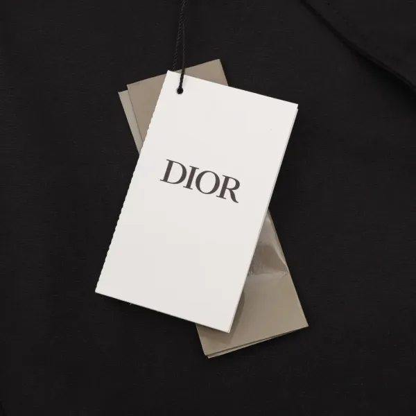 【2026】【DIOR 公式旗艦店】ディオール ジャケット着 好評に付き再入荷!241223 【2026】【DIOR 公式旗艦店】ディオール ジャケット着 好評に付き再入荷!241223