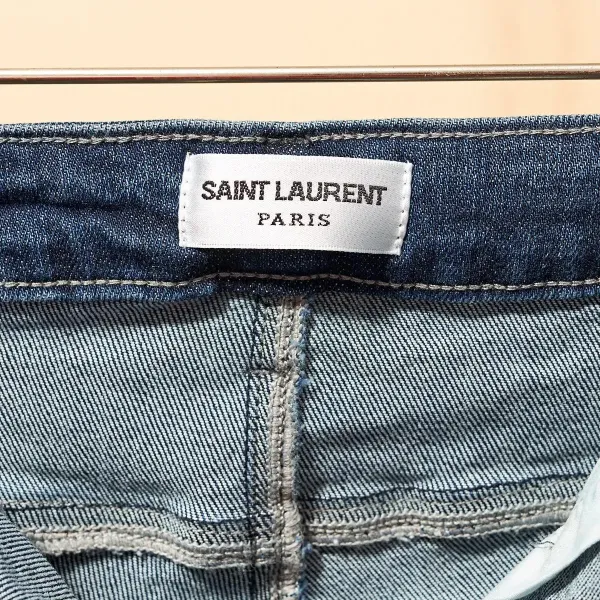 【2026】【YSL SAINT LAURENT 公式旗艦店】サンローラン ジーパン ご好評に付き再入荷! 241220 【2026】【YSL SAINT LAURENT 公式旗艦店】サンローラン ジーパン ご好評に付き再入荷! 241220