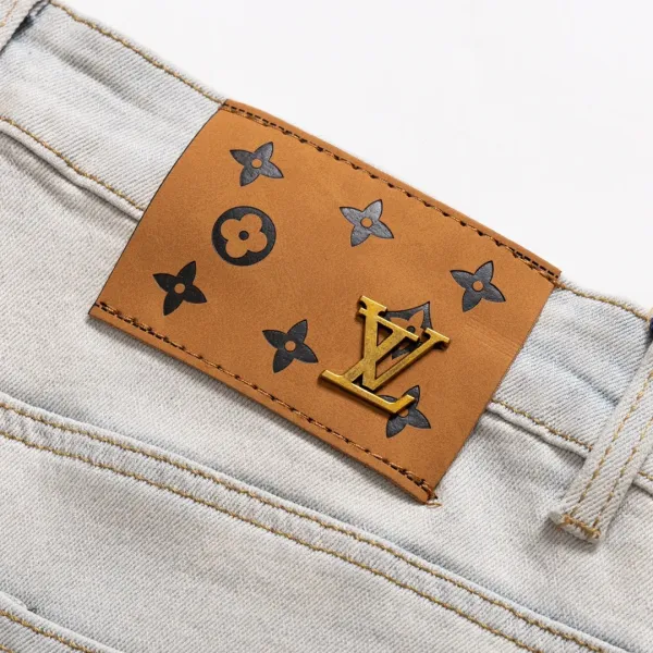 【2026】LV【LOUIS VUITTON   公式旗艦店】 ルイヴィトン  ジーパン  ご好評に付き再入荷！ 241218