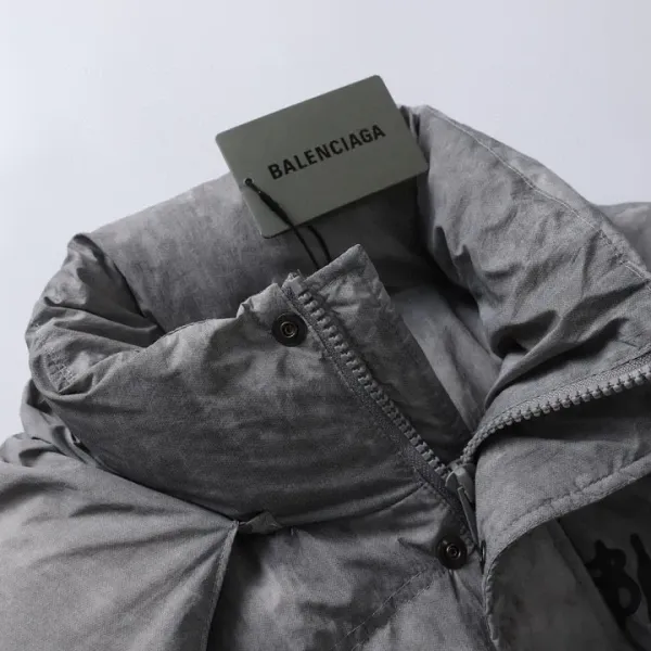 【2026】【BALENCIAGA 公式旗艦店】バレンシアガ ダウンジャケット ご好評に付き再入荷! 241214 【2026】【BALENCIAGA 公式旗艦店】バレンシアガ ダウンジャケット ご好評に付き再入荷! 241214