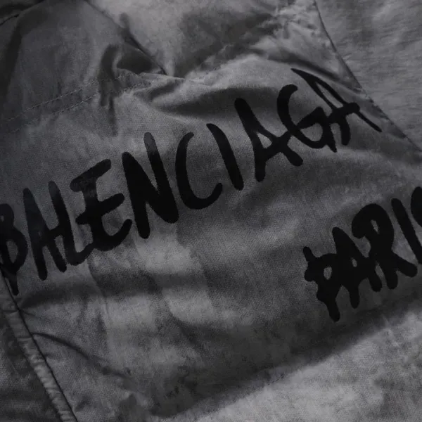 【2026】【BALENCIAGA 公式旗艦店】バレンシアガ ダウンジャケット ご好評に付き再入荷! 241214 【2026】【BALENCIAGA 公式旗艦店】バレンシアガ ダウンジャケット ご好評に付き再入荷! 241214
