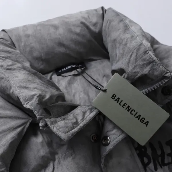 【2026】【BALENCIAGA 公式旗艦店】バレンシアガ ダウンジャケット ご好評に付き再入荷! 241214 【2026】【BALENCIAGA 公式旗艦店】バレンシアガ ダウンジャケット ご好評に付き再入荷! 241214
