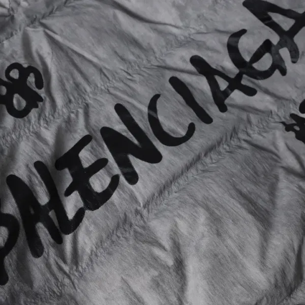 【2026】【BALENCIAGA 公式旗艦店】バレンシアガ ダウンジャケット ご好評に付き再入荷! 241214 【2026】【BALENCIAGA 公式旗艦店】バレンシアガ ダウンジャケット ご好評に付き再入荷! 241214