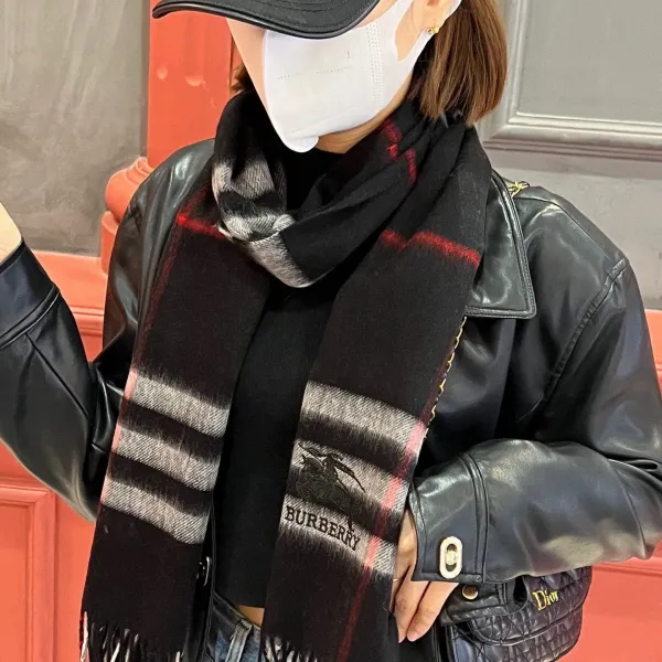 【2026】【BURBERRY バーバリー】スカーフ30*180CM 241209 【2026】【BURBERRY バーバリー】スカーフ30*180CM 241209