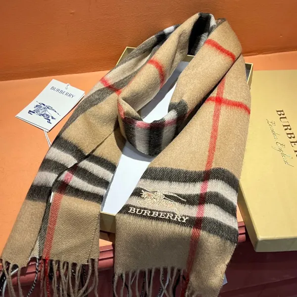 【2026】【BURBERRY バーバリー】スカーフ30*180CM 241209 【2026】【BURBERRY バーバリー】スカーフ30*180CM 241209