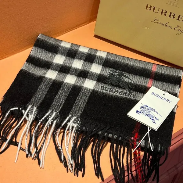 【2026】【BURBERRY バーバリー】スカーフ30*180CM 241209 【2026】【BURBERRY バーバリー】スカーフ30*180CM 241209