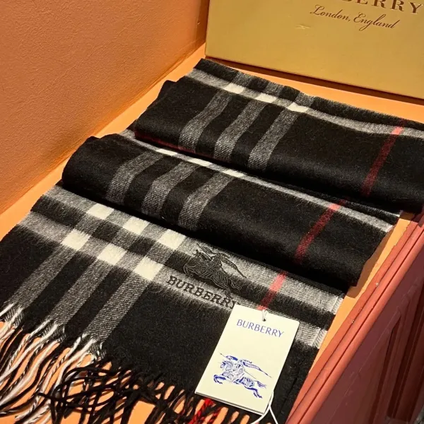 【2026】【BURBERRY バーバリー】スカーフ30*180CM 241209 【2026】【BURBERRY バーバリー】スカーフ30*180CM 241209
