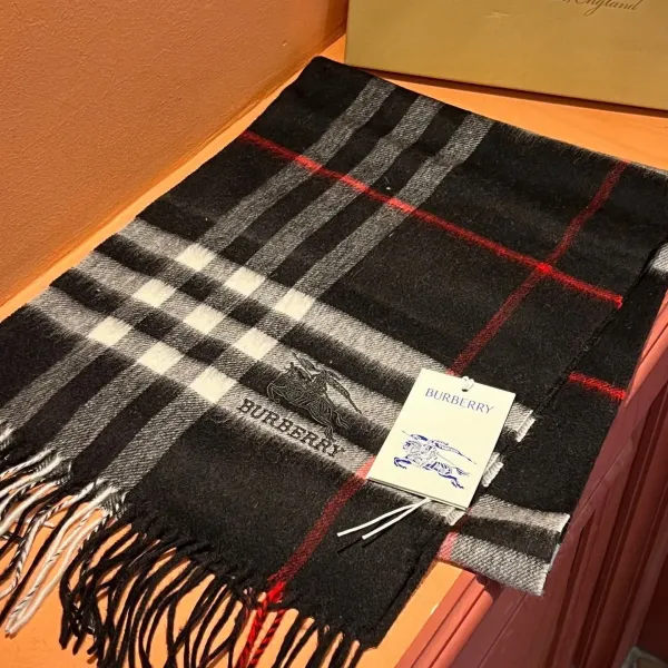 【2026】【BURBERRY バーバリー】スカーフ30*180CM 241209 【2026】【BURBERRY バーバリー】スカーフ30*180CM 241209