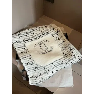 【2026】【CHANEL シャネル 】スカーフ30*180CM 241209 【2026】【CHANEL シャネル 】スカーフ30*180CM 241209