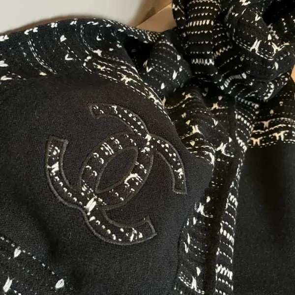 【2026】【CHANEL シャネル 】スカーフ30*180CM 241209 【2026】【CHANEL シャネル 】スカーフ30*180CM 241209