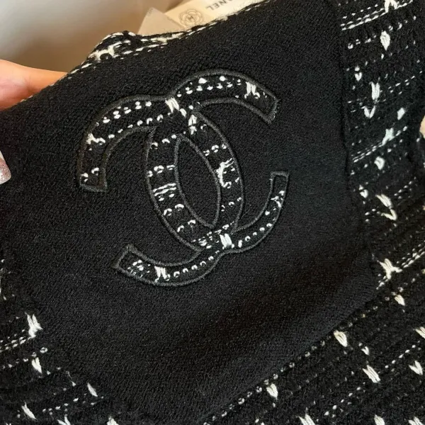 【2026】【CHANEL シャネル 】スカーフ30*180CM 241209 【2026】【CHANEL シャネル 】スカーフ30*180CM 241209
