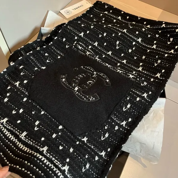 【2026】【CHANEL シャネル 】スカーフ30*180CM 241209 【2026】【CHANEL シャネル 】スカーフ30*180CM 241209