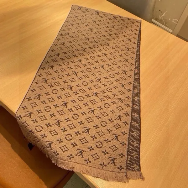 【2026】LV【LOUIS VUITTON   ルイヴィトン】スカーフ 35*180CM   241207