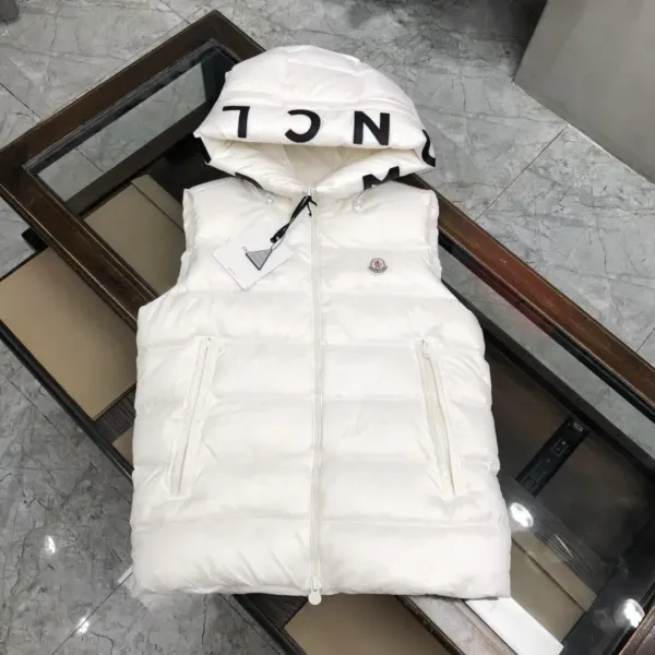 【2026】【MONCLER 公式旗艦店】モンクレール ダウンベスト好評に付き再入荷! 241207 【2026】【MONCLER 公式旗艦店】モンクレール ダウンベスト好評に付き再入荷! 241207
