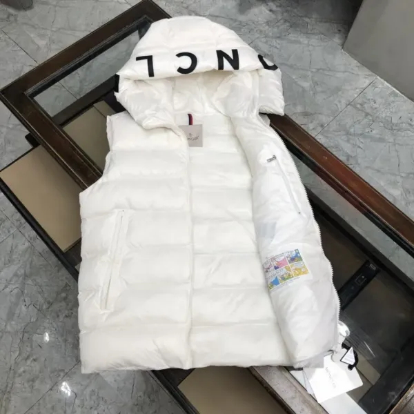 【2026】【MONCLER 公式旗艦店】モンクレール ダウンベスト好評に付き再入荷! 241207 【2026】【MONCLER 公式旗艦店】モンクレール ダウンベスト好評に付き再入荷! 241207
