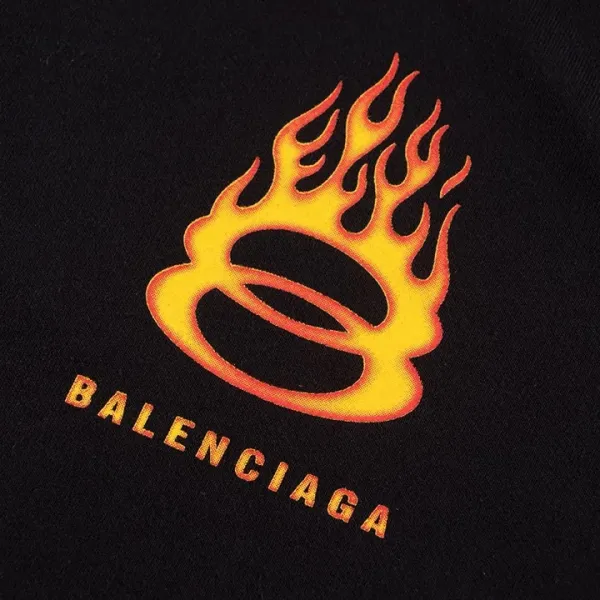 【2026】【BALENCIAGA 公式旗艦店】バレンシアガ パーカー スウェット ご好評に付き再入荷！241127