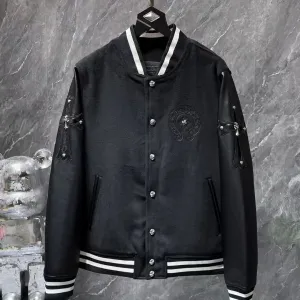 【2026】 【CHROME HEARTS】クロムハーツ ジャケット着ご好評に付き再入荷!241125 【2026】 【CHROME HEARTS】クロムハーツ ジャケット着ご好評に付き再入荷!241125