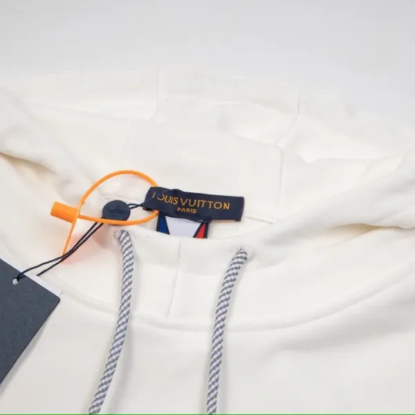 【2026】LV【LOUIS VUITTON 公式旗艦店】ルイヴィトン パーカー スウェットご好評に付き再入荷! 241121 【2026】LV【LOUIS VUITTON 公式旗艦店】ルイヴィトン パーカー スウェットご好評に付き再入荷! 241121