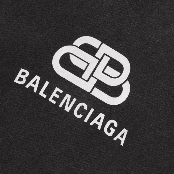 【2026】【BALENCIAGA 公式旗艦店】バレンシアガ 丸首の衛衣 スウェット ご好評に付き再入荷!241120 【2026】【BALENCIAGA 公式旗艦店】バレンシアガ 丸首の衛衣 スウェット ご好評に付き再入荷!241120