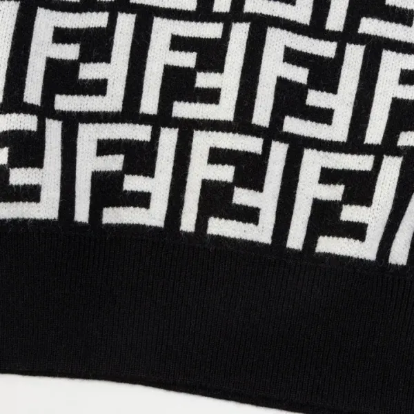【2026】【FENDI 公式旗艦店】フェンディ セーター好評に付き再入荷! 241116 【2026】【FENDI 公式旗艦店】フェンディ セーター好評に付き再入荷! 241116