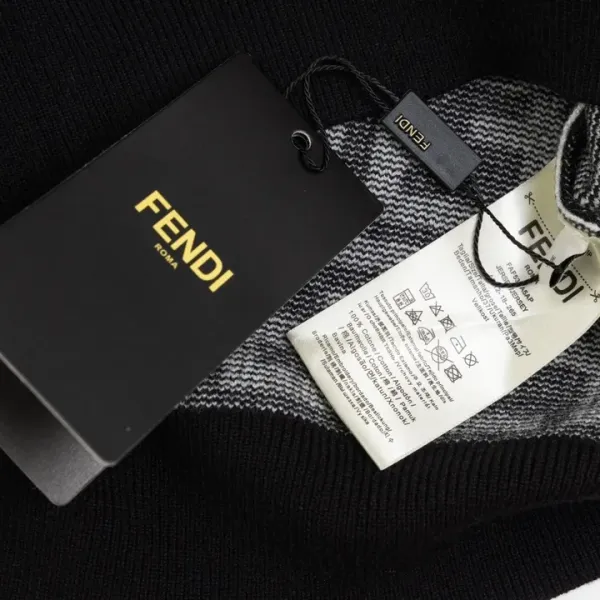 【2026】【FENDI 公式旗艦店】フェンディ セーター好評に付き再入荷! 241116 【2026】【FENDI 公式旗艦店】フェンディ セーター好評に付き再入荷! 241116