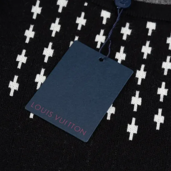 【2026】LV【LOUIS VUITTON 公式旗艦店】ルイヴィトン  セーター好評に付き再入荷！241115