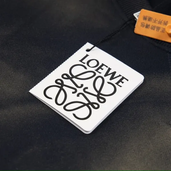 【2026】【LOEWE 公式旗艦店】ロエベ 丸首の衛衣 スウェット ご好評に付き再入荷!241115 【2026】【LOEWE 公式旗艦店】ロエベ 丸首の衛衣 スウェット ご好評に付き再入荷!241115