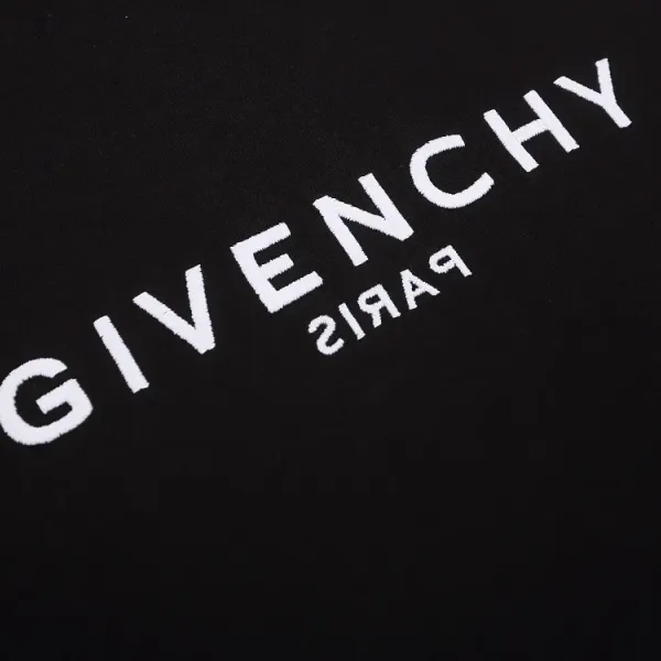 【2026】【GIVENCHY 公式旗艦店】ジバンシー パーカー スウェットご好評に付き再入荷 241114 【2026】【GIVENCHY 公式旗艦店】ジバンシー パーカー スウェットご好評に付き再入荷 241114