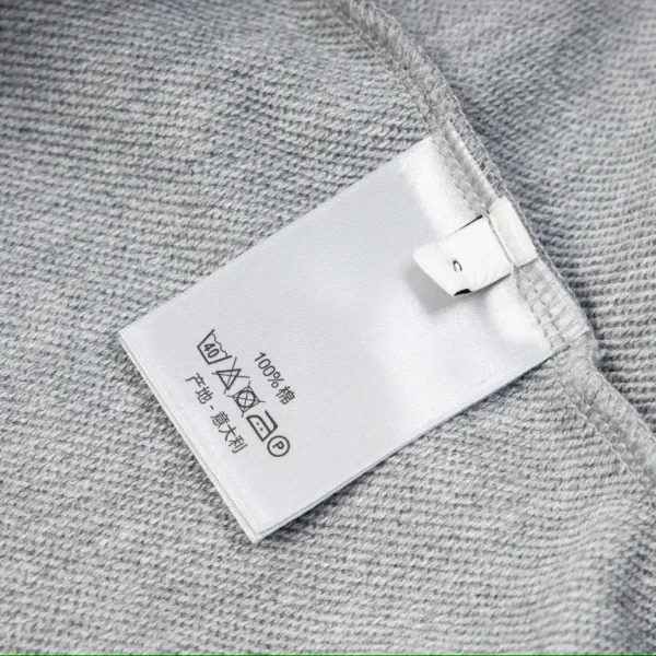 【2026】【DIOR 公式旗艦店】ディオール 丸首の衛衣 ご好評に付き再入荷 241114 【2026】【DIOR 公式旗艦店】ディオール 丸首の衛衣 ご好評に付き再入荷 241114