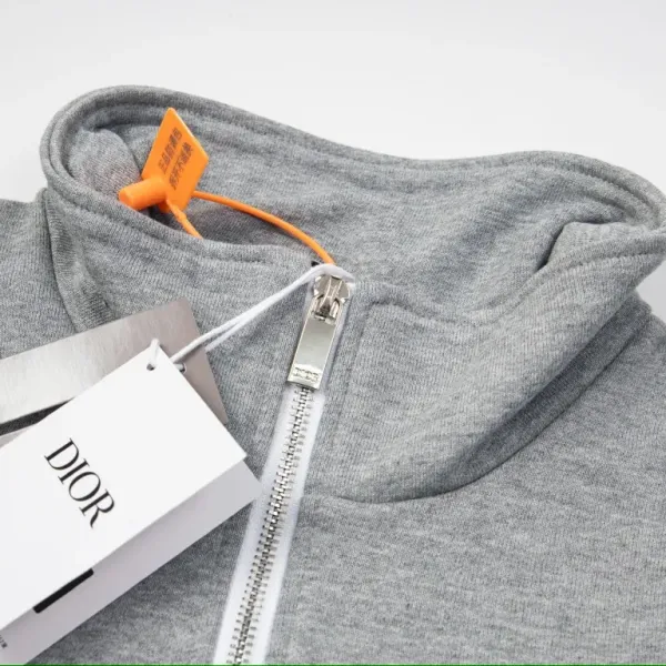 【2026】【DIOR 公式旗艦店】ディオール 丸首の衛衣 ご好評に付き再入荷 241114 【2026】【DIOR 公式旗艦店】ディオール 丸首の衛衣 ご好評に付き再入荷 241114